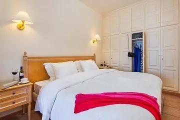 Hotel Grey Goose Emblematic